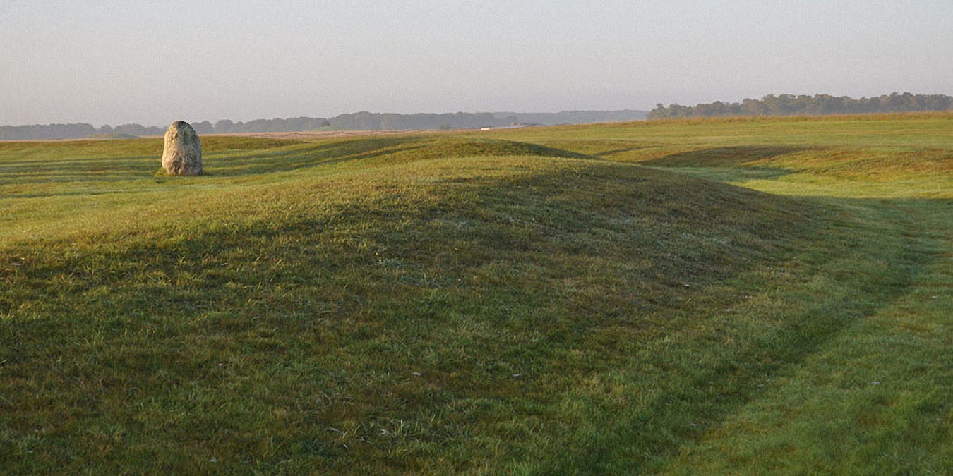 Stonehenge : le fossé et le talus d’enceinte